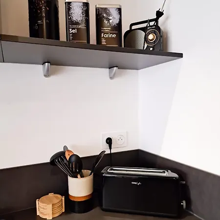 Apartamento Le Coeur De - Plein Centre - 150m De La - Cour Extérieur Privative - Idéal Pour Couple Royan