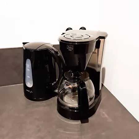 Le Coeur De - Plein Centre - 150m De La - Cour Extérieur Privative - Idéal Pour Couple * Royan