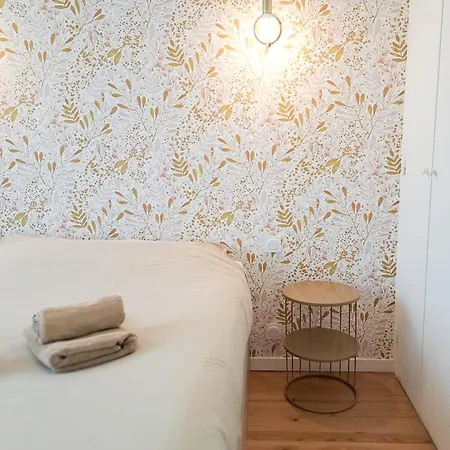 Le Coeur De - Plein Centre - 150m De La - Cour Extérieur Privative - Idéal Pour Couple Royan