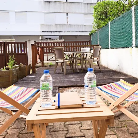 Le Coeur De - Plein Centre - 150m De La - Cour Extérieur Privative - Idéal Pour Couple * Royan