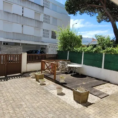 Apartamento Le Coeur De - Plein Centre - 150m De La - Cour Extérieur Privative - Idéal Pour Couple Royan